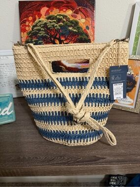 NWT! Woven Straw Beach Tote Bag with Navy Stripes